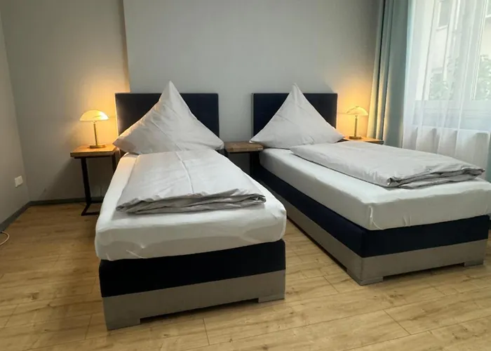 Am Hauptbahnhof N.4 *